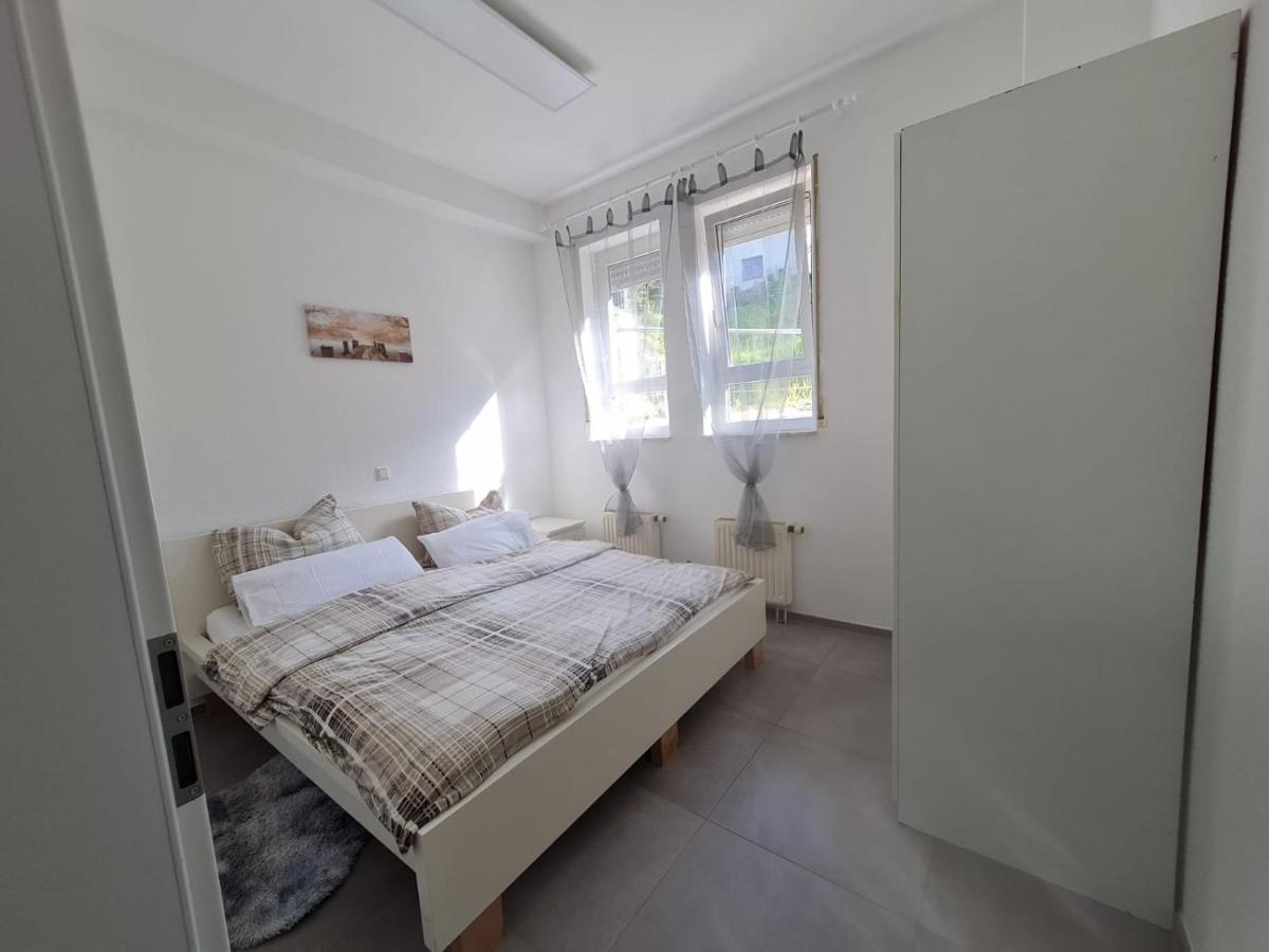 Pension Am Rathaus, 24H Check-In Mundelsheim 外观 照片