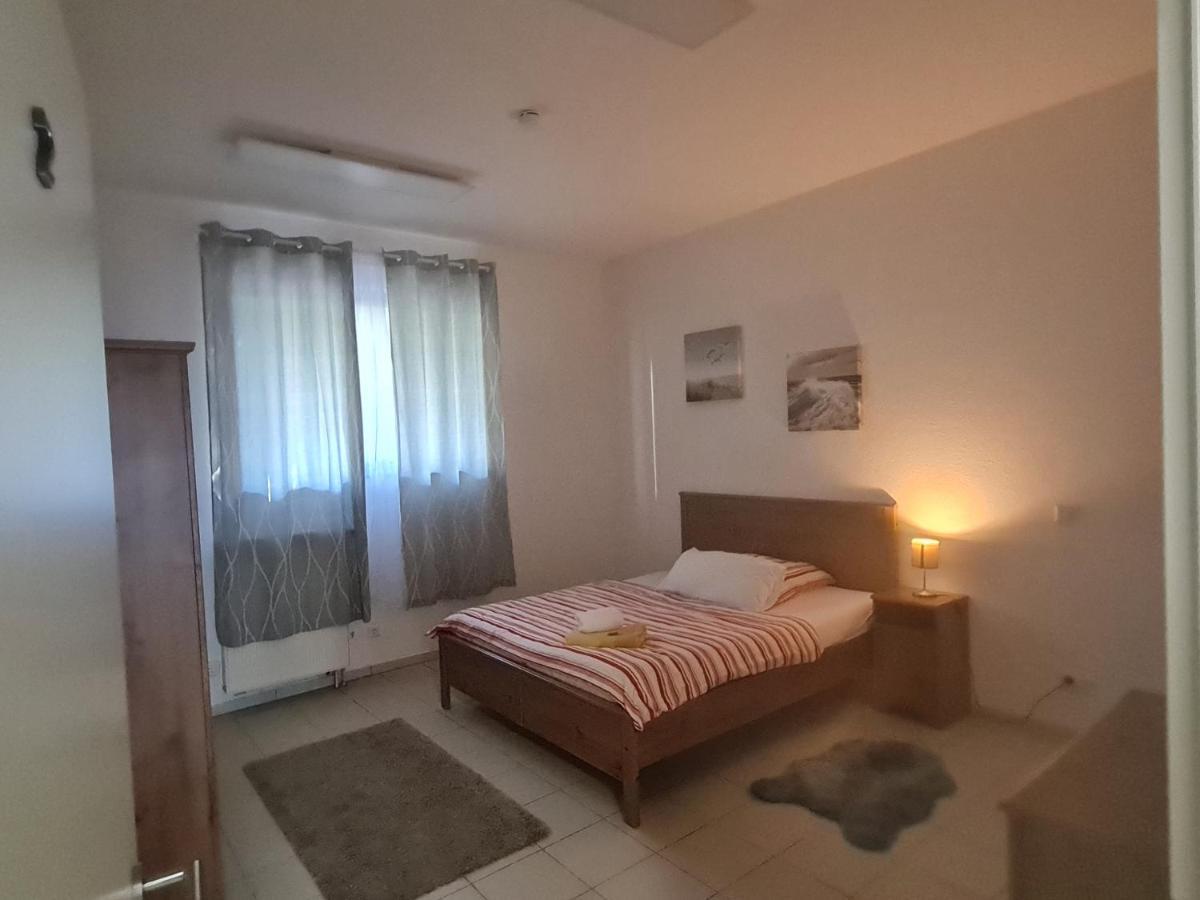 Pension Am Rathaus, 24H Check-In Mundelsheim 外观 照片